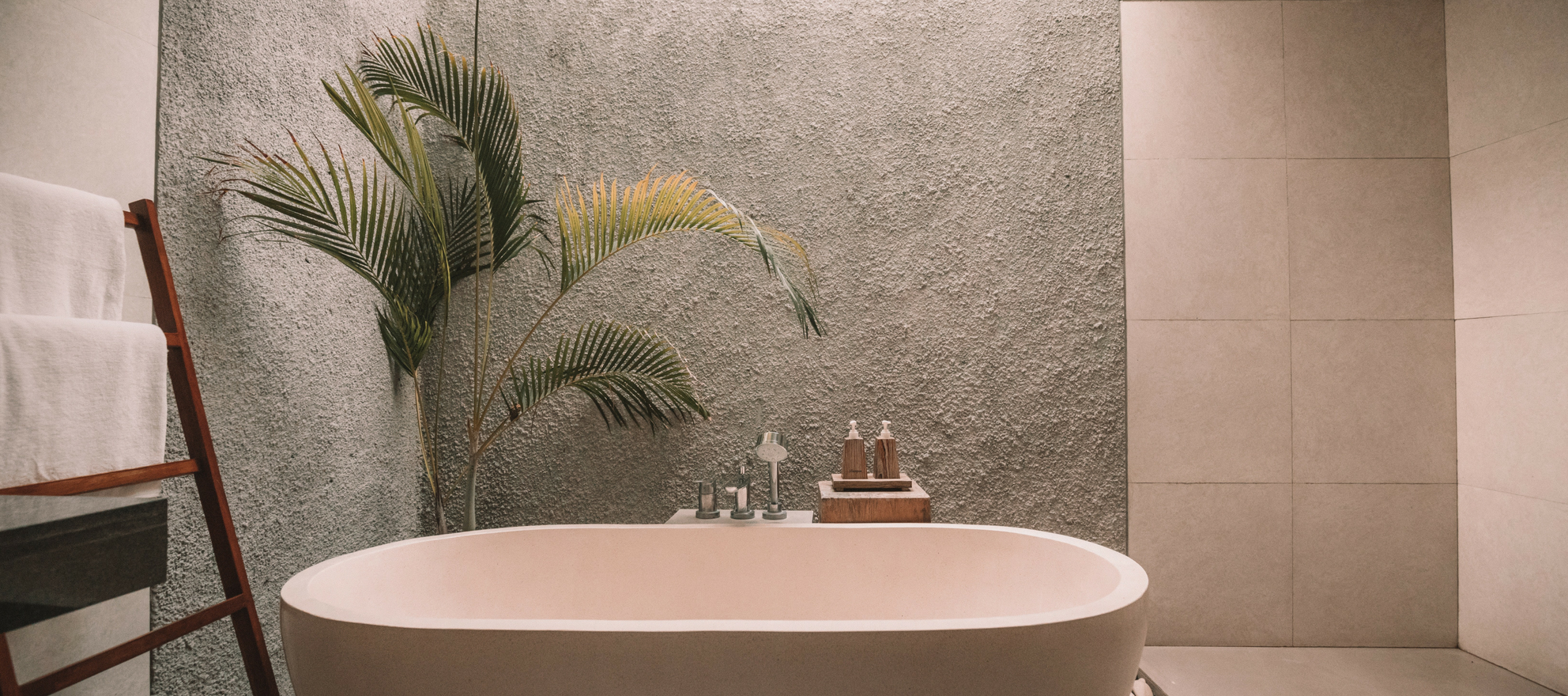 Pros And Cons of 9 Bathtub Materials