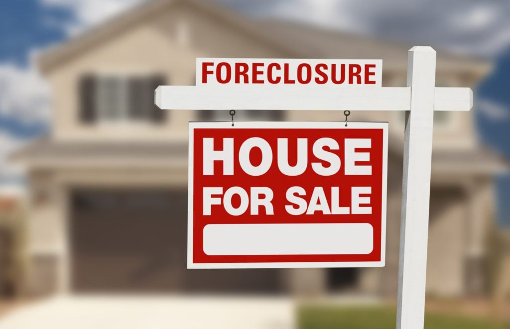 Foreclosure activity tumbles to 6-year low in April 