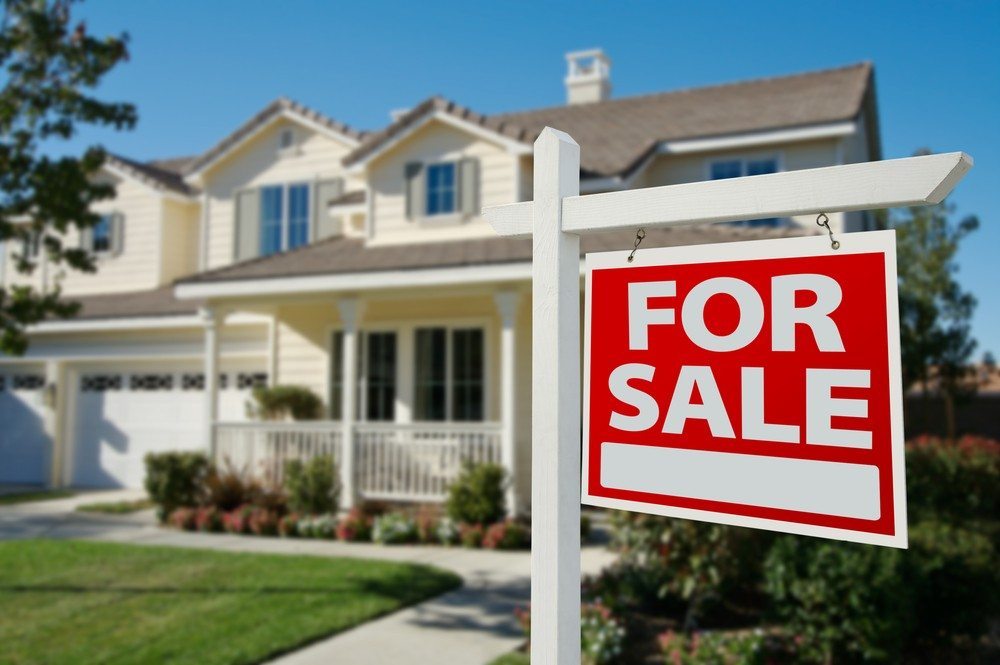 Home for sale image via Shutterstock.