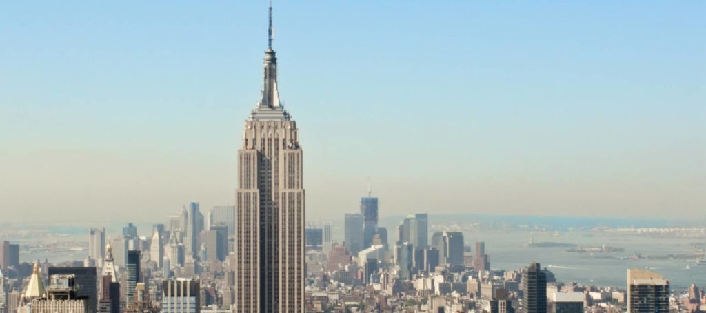 Manhattan apartment sales average $2.2 million in August