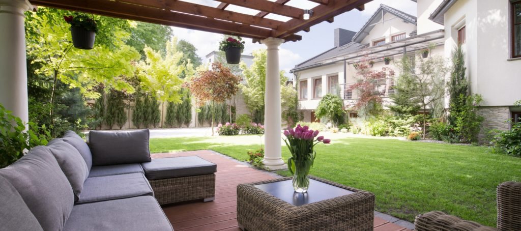 When indoor meets outdoor: Making blended living spaces an upsell