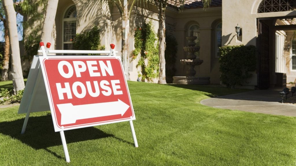 13 ways to maximize your next open house