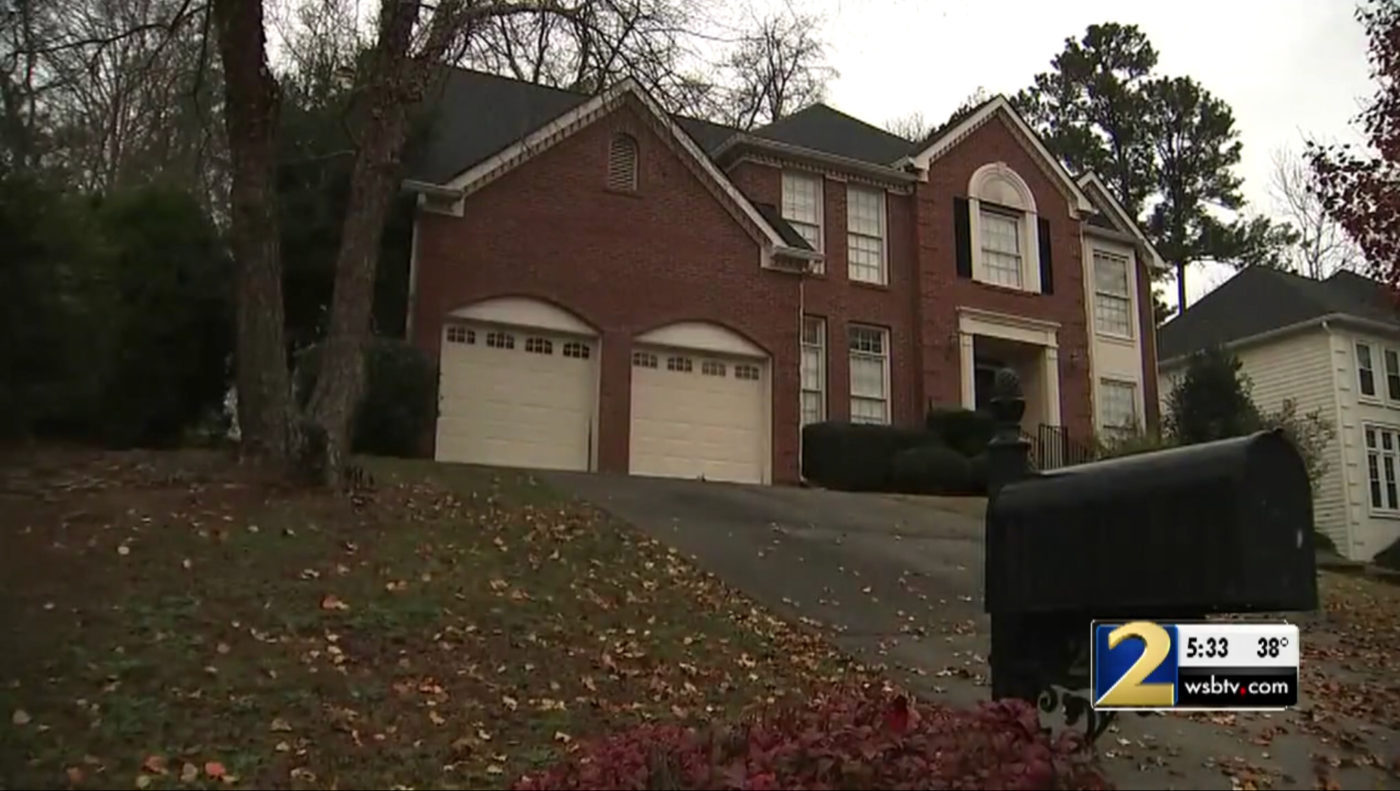 Rapper R Kelly Caused Over 200 000 In Damages To Rental Properties 
