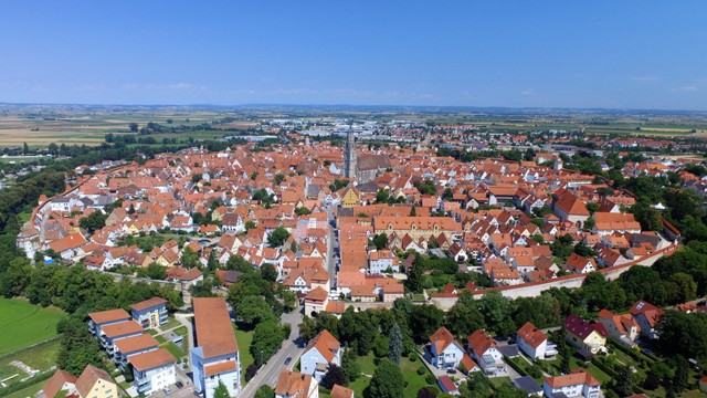 Nördlingen-the-town-built-around-a-crater