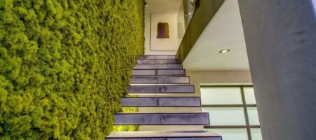 This listing agent spruced up a mansion with a living wall