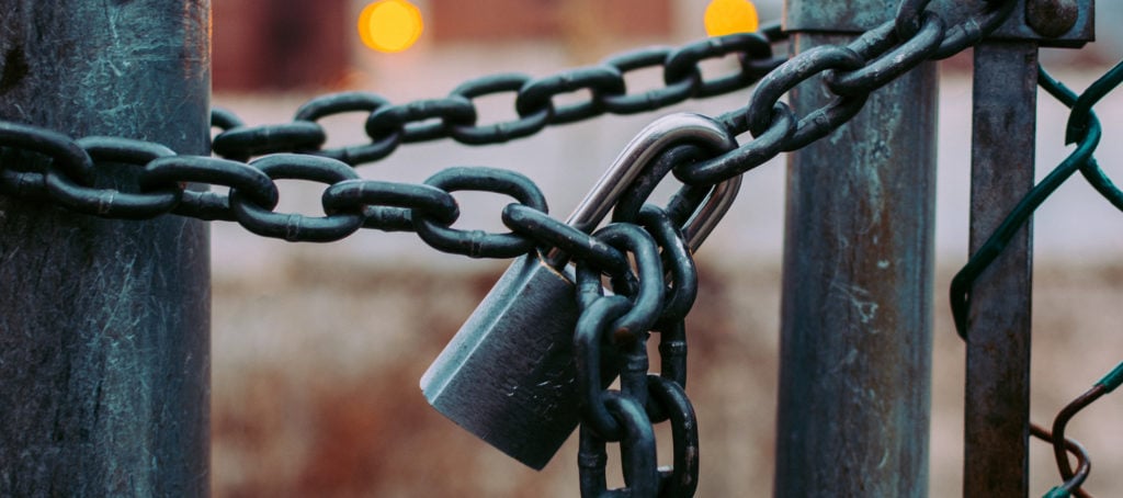 Lock chains gate