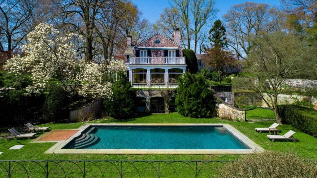 Paul Simon lists Connecticut estate for $13.9M