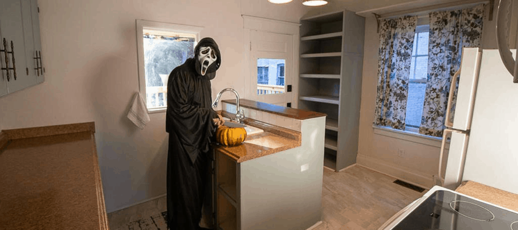 Just in time for Halloween, this horror-inspired listing is a 'Scream'