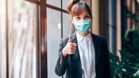 Power zones and Duchenne smiles: Body language tips for every agent