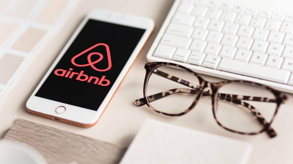 Airbnb exec resigned over data sharing with China