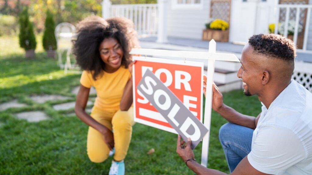 The home value gap between races is narrowing — slowly: Zillow