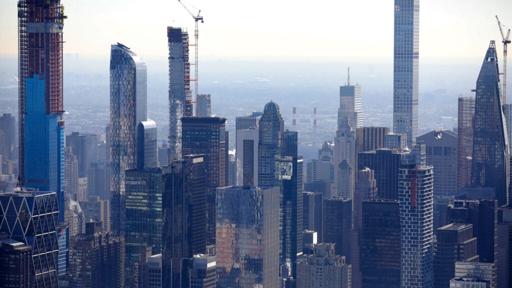 Manhattan real estate sales hit 14-year high