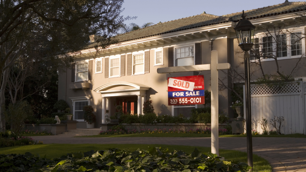 The average US home is now selling below its list price, Redfin says