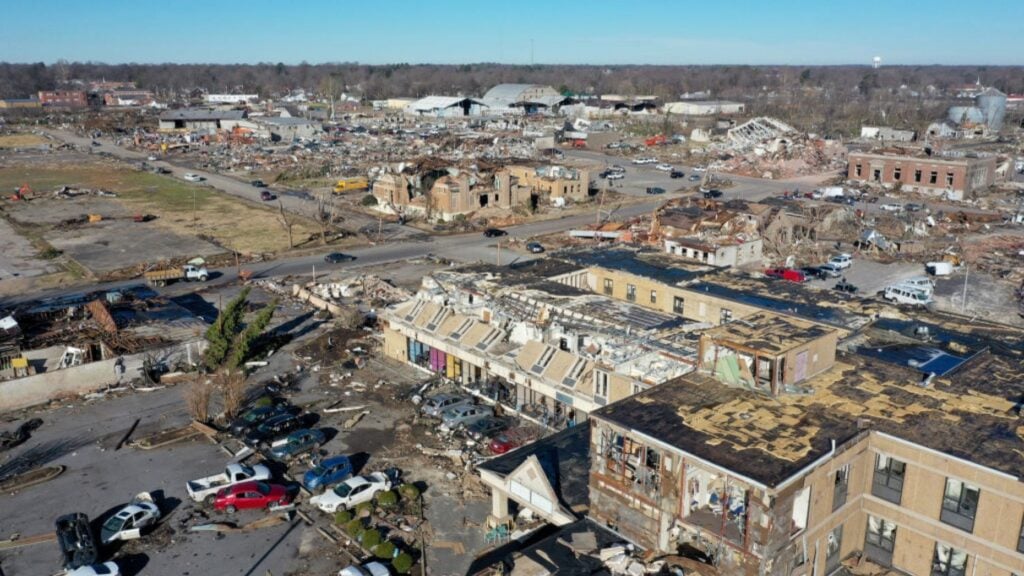 Real estate agents band together for recovery in tornado-stricken states