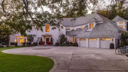 Reese Witherspoon sells Brentwood estate for $21.5M within 1 month