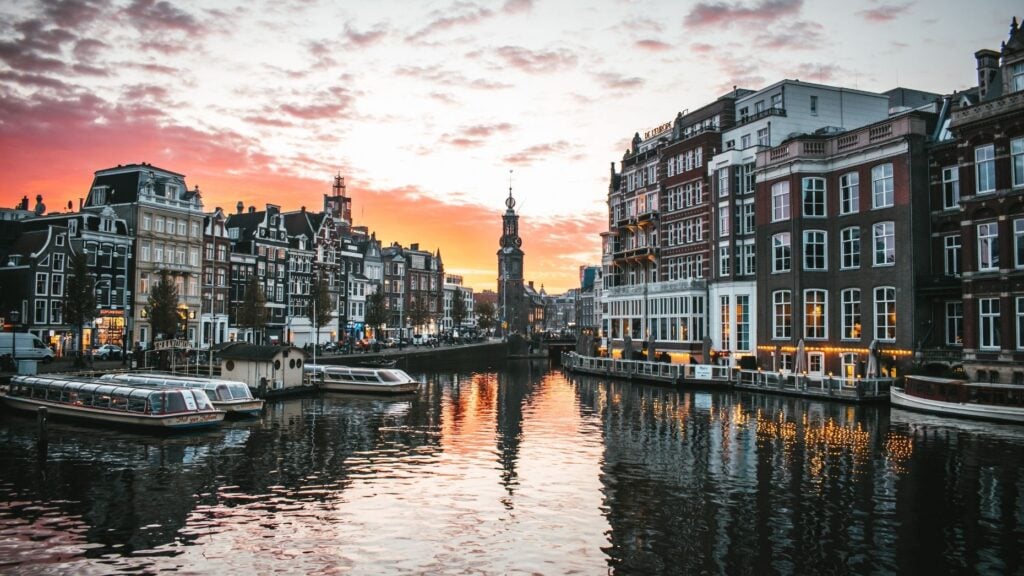 Het bureau introduceert het eerste Europese eigendom in Nederland