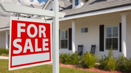 US housing markets considered 'overvalued' quadrupled in 2022